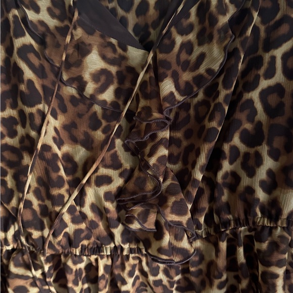 Leopard Print Ruffle V-Neck Blouse - - Picture 3 of 5